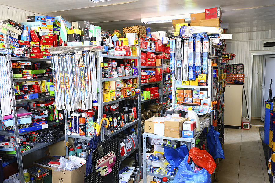 Магазин за авточасти Макели