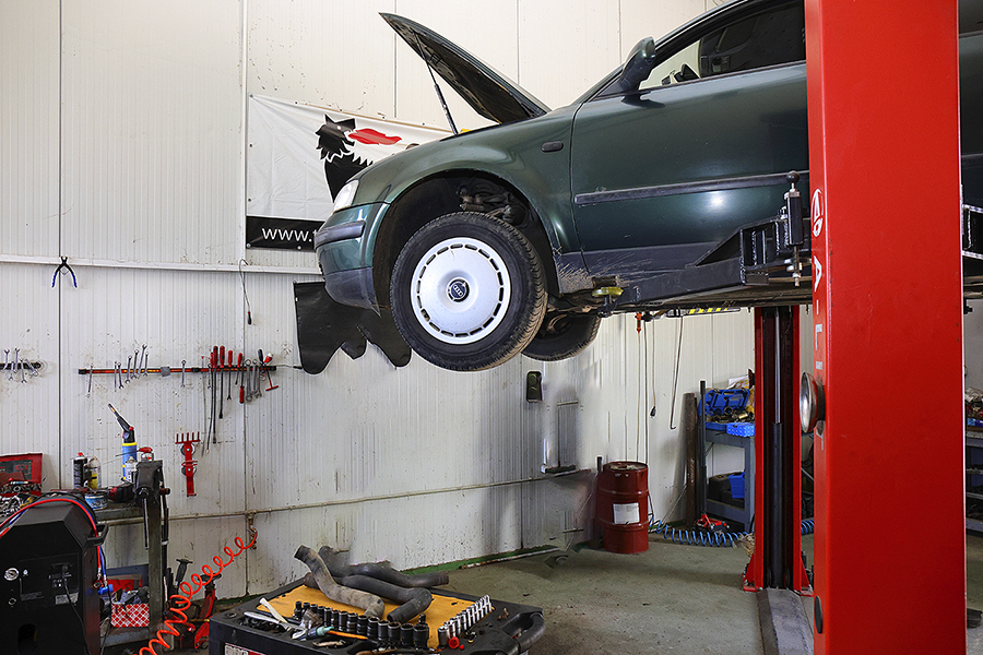 Сервизно оборудване в Макели