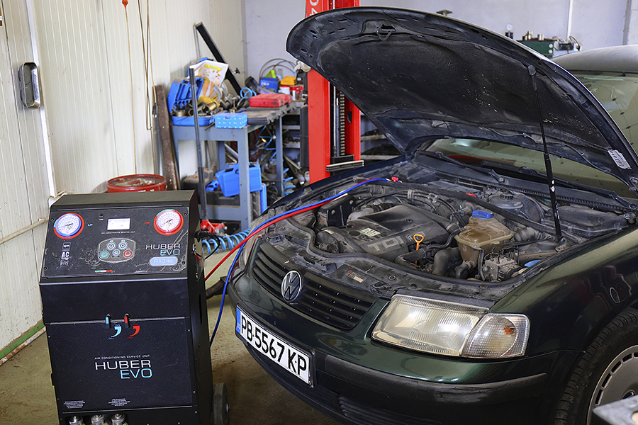 Работен процес в автосервиз Макели